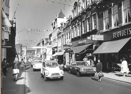 Foto van Saroleastraat in 1975. Bron: Rijckheyt